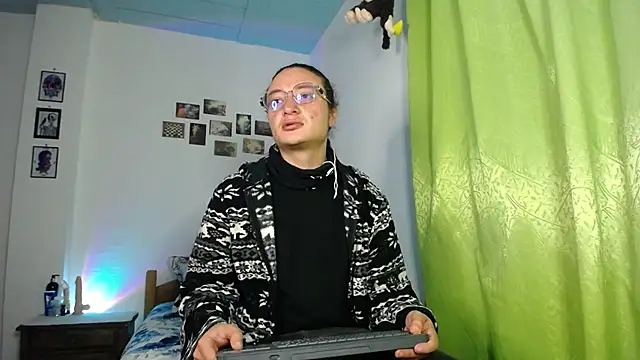 Snapshot of monkeywillwhite chatting on 11/02/25, 02:03 monkeywillwhite online show from 11/02/25, 02:03