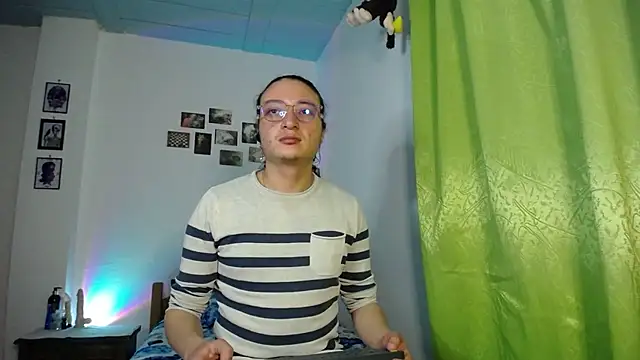 Snapshot of monkeywillwhite chatting on 11/06/25, 02:12 monkeywillwhite online show from 11/06/25, 02:12