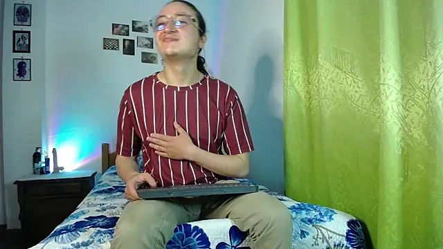 Snapshot of monkeywillwhite chatting on 11/09/25, 12:09 monkeywillwhite online show from 11/09/25, 12:09