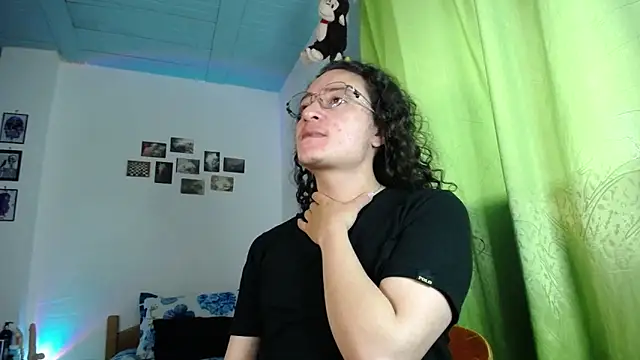 Snapshot of monkeywillwhite chatting on 11/16/25, 05:18 monkeywillwhite online show from 11/16/25, 05:18