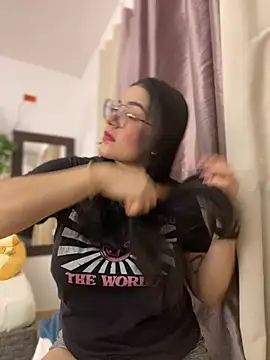 Lia flowers online show from 02/14/25, 12:41