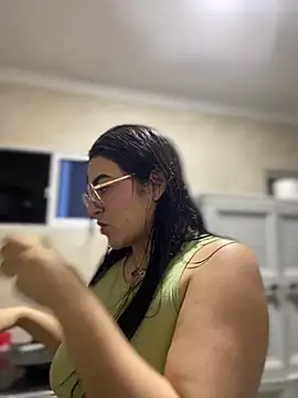 Lia flowers online show from 03/08/25, 12:00