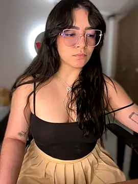 Lia flowers online show from 11/27/25, 12:24