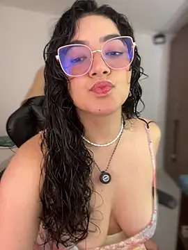 Lia flowers online show from 02/16/26, 11:12