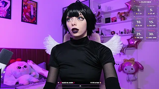 HolliWould  online show from 04/26/26, 12:03