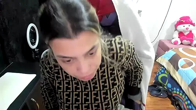 LuisaReyes 2911 online show from 12/22/24, 03:44