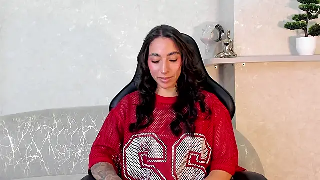 KAYLA BATISTA online show from 07/18/26, 12:15
