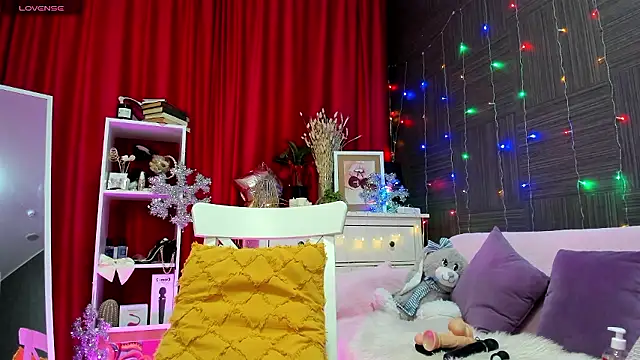 Snapshot of Queen_baby chatting on 12/03/24, 02:14 Queen baby online show from 12/03/24, 02:14