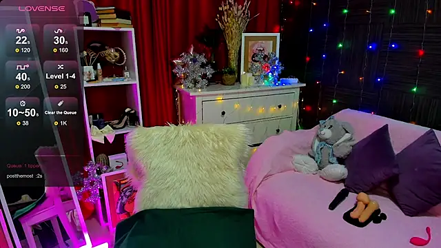 Snapshot of Queen_baby chatting on 12/15/24, 01:57 Queen baby online show from 12/15/24, 01:57