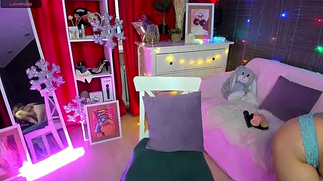 Snapshot of Queen_baby chatting on 12/20/24, 09:11 Queen baby online show from 12/20/24, 09:11