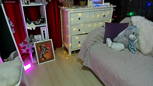 Snapshot of Queen_baby chatting on 12/24/24, 01:16 Queen baby online show from 12/24/24, 01:16