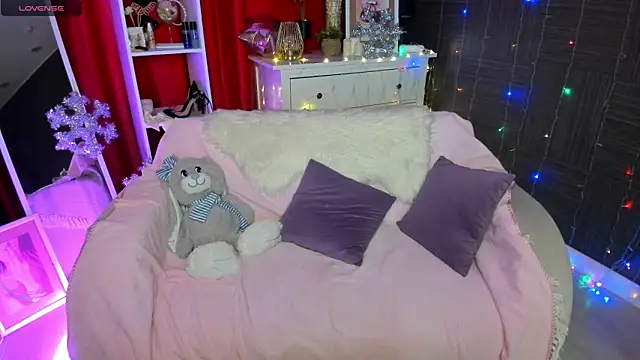 Snapshot of Queen_baby chatting on 12/29/24, 05:53 Queen baby online show from 12/29/24, 05:53