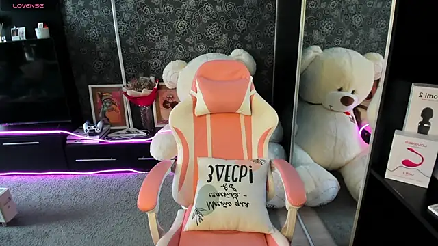 Snapshot of Queen_baby chatting on 09/14/25, 03:05 Queen baby online show from 09/14/25, 03:05