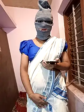 Snapshot of Mallu-Gayathri_Arun chatting on 12/16/24, 03:54 Mallu-Gayathri Arun online show from 12/16/24, 03:54