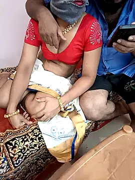 Snapshot of Mallu-Gayathri_Arun chatting on 01/22/25, 07:03 Mallu-Gayathri Arun online show from 01/22/25, 07:03