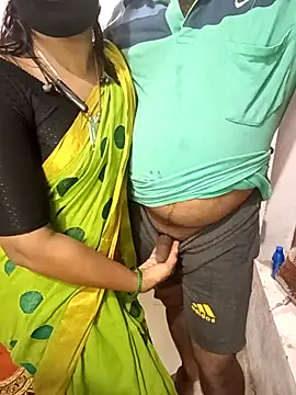 Snapshot of Mallu-Gayathri_Arun chatting on 10/29/25, 02:19 Mallu-Gayathri Arun online show from 10/29/25, 02:19