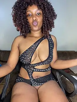 Snapshot of sweetestval chatting on 02/16/25, 09:16 sweetestval online show from 02/16/25, 09:16