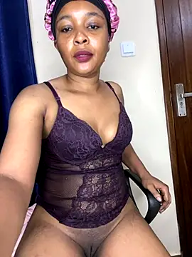 Snapshot of sweetestval chatting on 11/04/25, 05:06 sweetestval online show from 11/04/25, 05:06