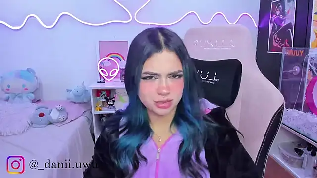 CuteDani  online show from 11/11/25, 10:04