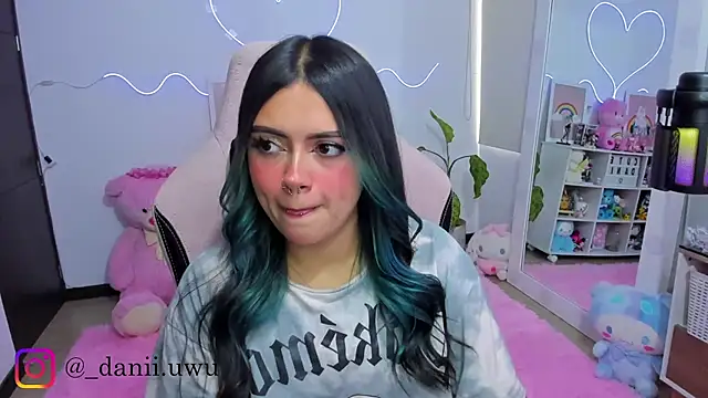 CuteDani  online show from 02/13/26, 01:51