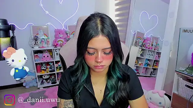 CuteDani  online show from 05/20/26, 02:34