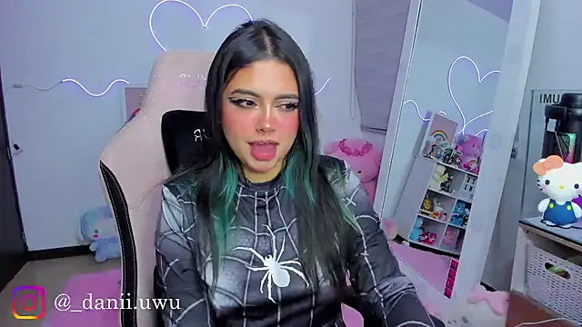 CuteDani  online show from 06/04/26, 05:35
