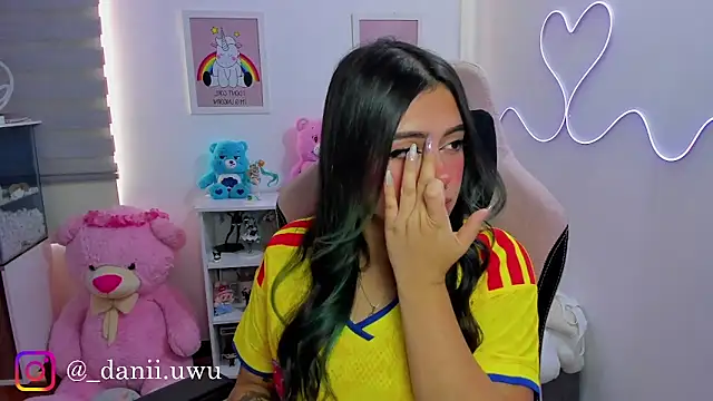 CuteDani  online show from 06/17/26, 02:40