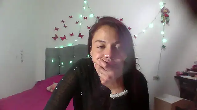 AmaraRoberts420 online show from 03/03/25, 12:04