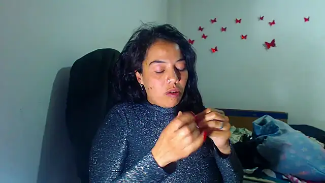 AmaraRoberts420 online show from 11/16/25, 07:30