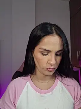 Snapshot of heyshaa chatting on 02/17/26, 09:10 heyshaa online show from 02/17/26, 09:10