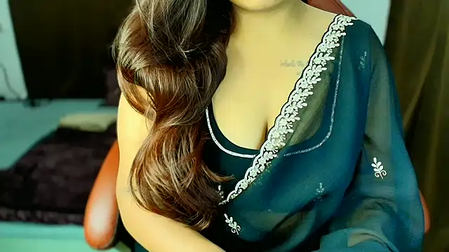 Snapshot of shanayaaa_1 chatting on 11/05/25, 04:51 shanayaaa 1 online show from 11/05/25, 04:51