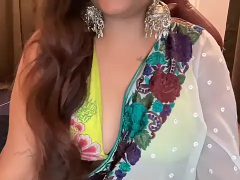 shanayaaa 1 online show from 04/13/26, 06:24