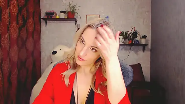 MillaXQueen online show from 03/15/25, 05:15