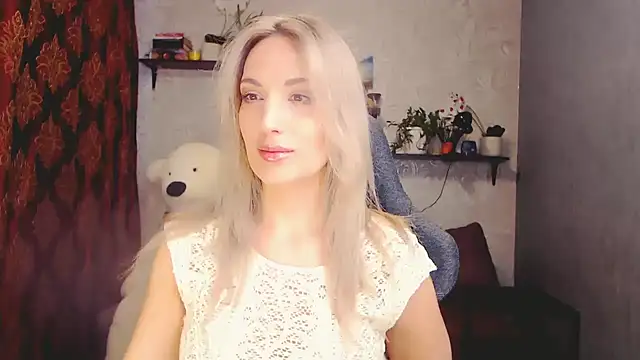 MillaXQueen online show from 03/17/25, 10:27