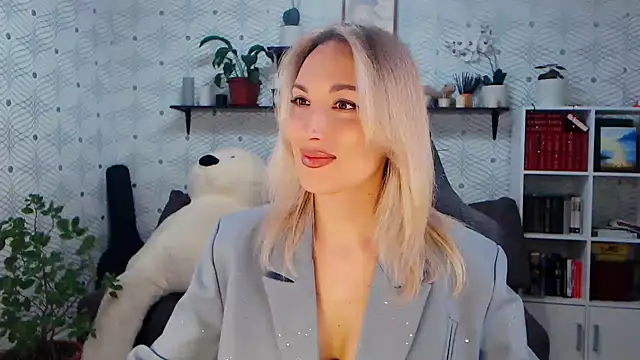 MillaXQueen online show from 03/25/26, 03:07