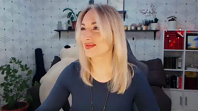 MillaXQueen online show from 03/29/26, 05:40