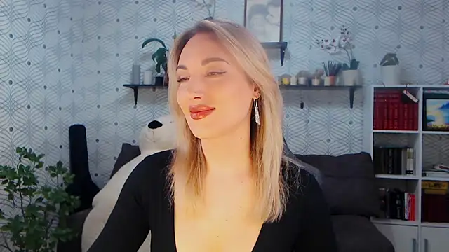 MillaXQueen online show from 04/20/26, 03:04