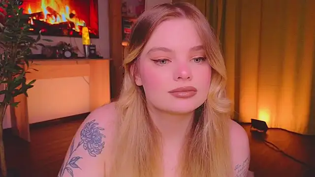 Snapshot of Hottie_Jane chatting on 11/14/25, 03:00 Hottie Jane online show from 11/14/25, 03:00