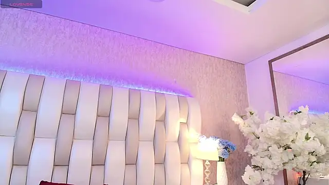 Rebeca jones online show from 03/22/25, 12:04