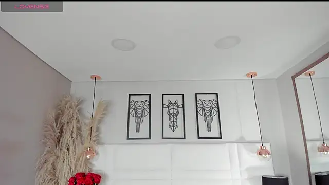 Rebeca jones online show from 10/21/25, 12:28