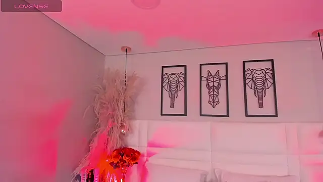 Rebeca jones online show from 11/14/25, 12:26