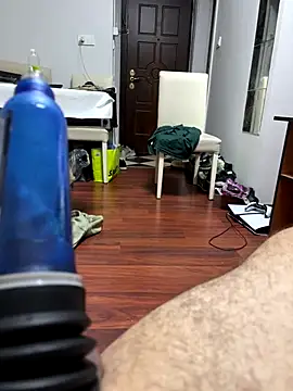 strange6696 online show from 12/04/25, 10:07