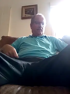 Snapshot of stiffandlubed@xh chatting on 12/06/24, 11:25 stiffandlubedxh online show from 12/06/24, 11:25