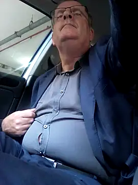 Snapshot of stiffandlubed@xh chatting on 12/10/24, 07:37 stiffandlubedxh online show from 12/10/24, 07:37