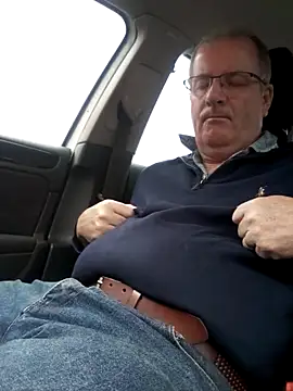 Snapshot of stiffandlubed@xh chatting on 12/12/24, 09:04 stiffandlubedxh online show from 12/12/24, 09:04