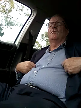 Snapshot of stiffandlubed@xh chatting on 01/22/25, 02:26 stiffandlubedxh online show from 01/22/25, 02:26