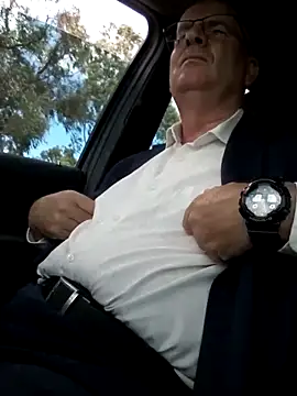 Snapshot of stiffandlubed@xh chatting on 02/10/25, 01:57 stiffandlubedxh online show from 02/10/25, 01:57