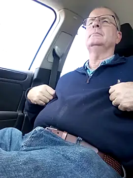 Snapshot of stiffandlubed@xh chatting on 02/21/25, 02:28 stiffandlubedxh online show from 02/21/25, 02:28