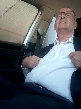 Snapshot of stiffandlubed@xh chatting on 02/24/25, 07:22 stiffandlubedxh online show from 02/24/25, 07:22