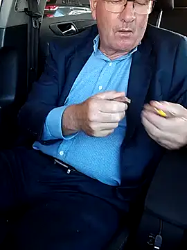 Snapshot of stiffandlubed@xh chatting on 03/03/25, 07:32 stiffandlubedxh online show from 03/03/25, 07:32